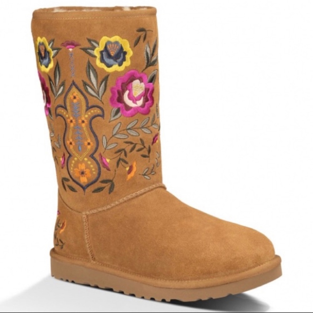 Ugg pre owned boots size 7
